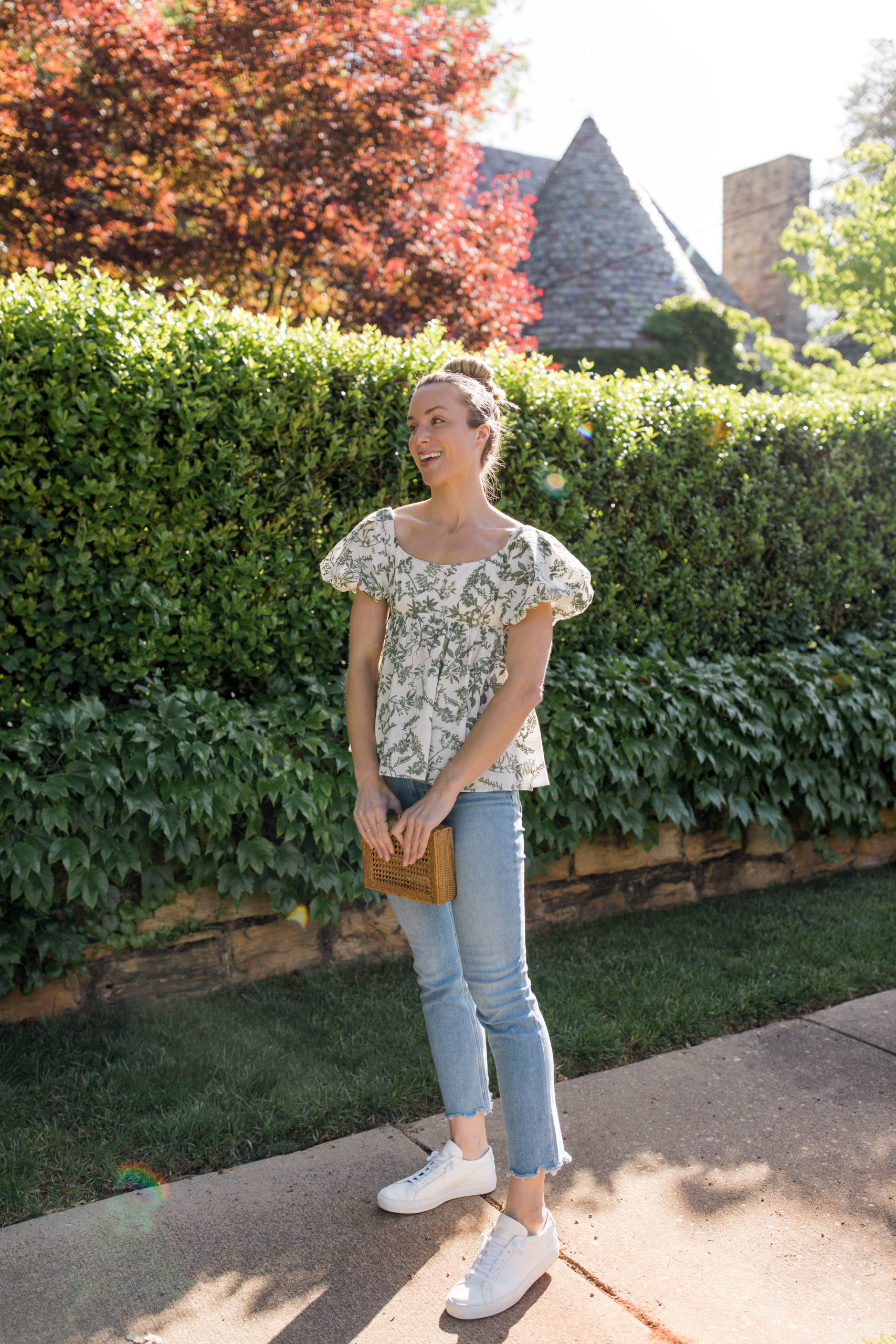 Light Blue Jeans Outfit With Boots