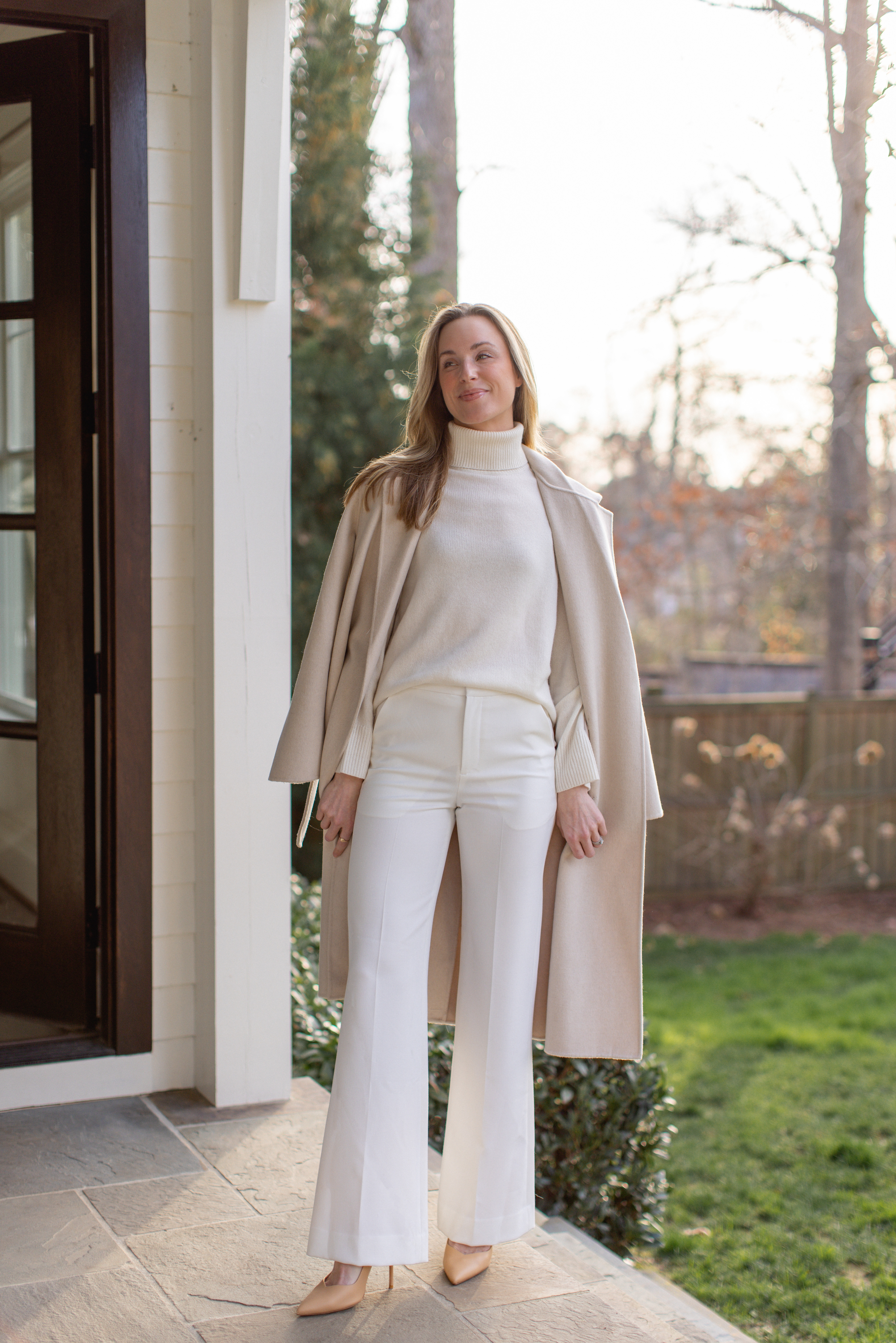 2 Fresh Ways to Style White Pants for Winter
